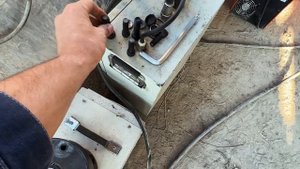 Работа на станке KGM 2000 - простой и надежный расточно-наплавочный станок