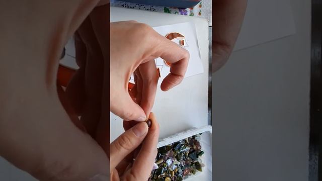 Лайфхак, обматываем медной лентой кабошон смотреть онлайн