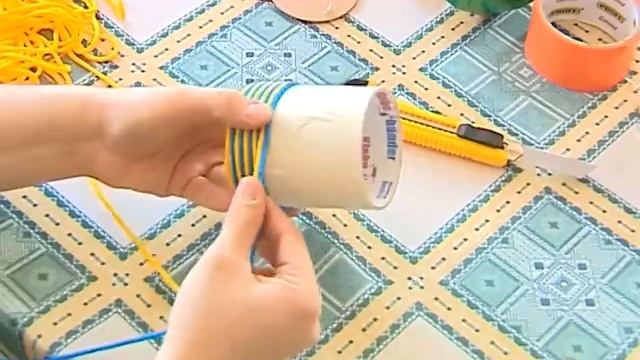 Подставка для карандашей и фломастеров своими руками / DIY / HANDMADE смотреть онлайн