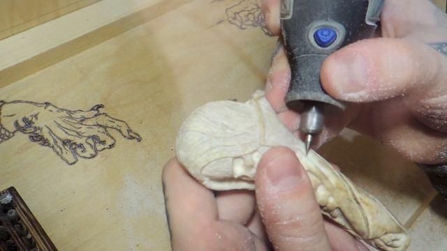 Резьба гравером рукоять ножа из рога Гуль(2) смотреть онлайн