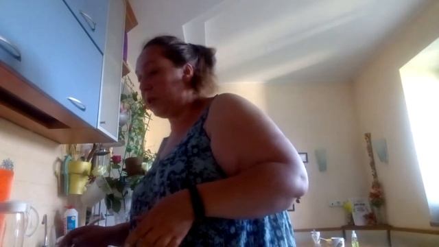 Когда есть голова,то все хорошо. Я варю рыбный борщ.Это просто,экономно,бюджетно.Любовь сердца моег