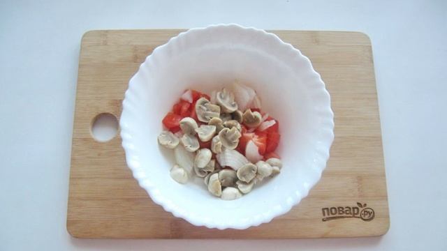 Салат Алекс с курицей и шампиньонами