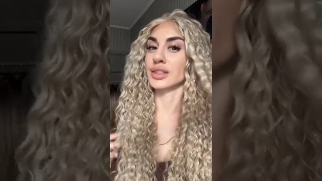 Огромный выбор париков . Для заказа пишите в ват цап +79881313772 #парики #парик #волосы #афрокудри смотреть онлайн