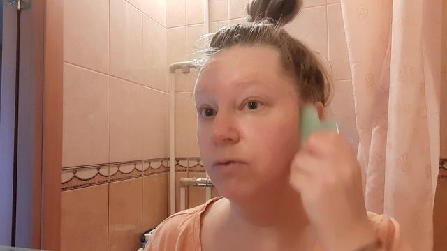 ✅Убираем отеки на лице с помощью скребка гуаша