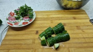 Салат за 2 минуты! Сардины, яйца, огурец- это очень вкусно, просто и быстро. #рецепты #кулинария