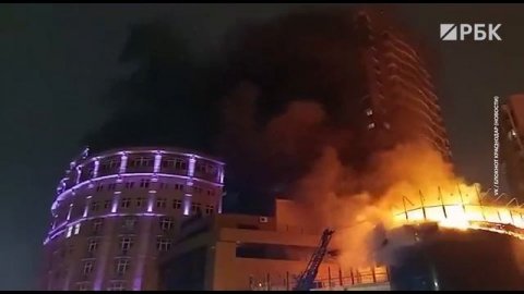 Крупный пожар охватил ресторан на набережной в Краснодаре