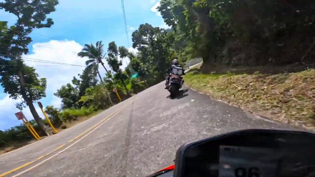 SUPERNAKEDS ! BMW S1000R Vs DUCATI STREETFIGHTER V4 🤯