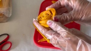 Роза из манго и персика