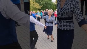 14.10.23г..."В Последний Раз"... звучит на танцполе в Гомельском парке...
