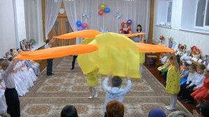 Осенние танцы. Танец с полотнами