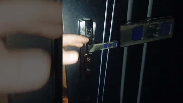 замена автомотического замка и цилиндра. #заменазамка #заменацилиндра #замок #дверь #новыеключи