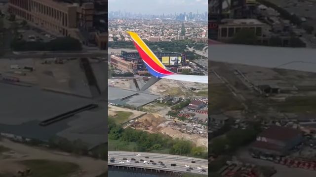 Incredible final approach into La Guardia Airport, Queens New York #aviation