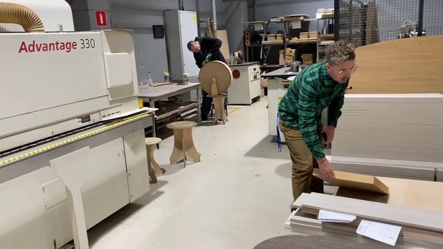 Кромка, закрытие торцов шпоном. смотреть онлайн