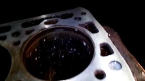 Деформация блока Nissan устранение шлифовкой