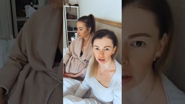Депривация сна как путь к тотальному удовольствию от жизни. Катерина Санторина и Юлия Бериссе