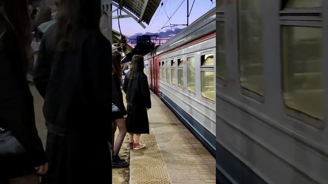 ЖД ст.ЭЛЕКТРОЗАВОДСКАЯ. На платформе идет ремонт к открытию D3. МОСКВА. Вечер. 13.05.2023 смотреть онлайн