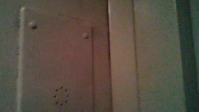 Пассажирский лифт КМЗ @ Елецкая ул., 10к1, Орехово Борисово Южное, Москва, Россия смотреть онлайн