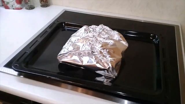 Буженина в фольге в горчично-медовом соусе. Готовим в духовке. Boiled pork in foil..mp4