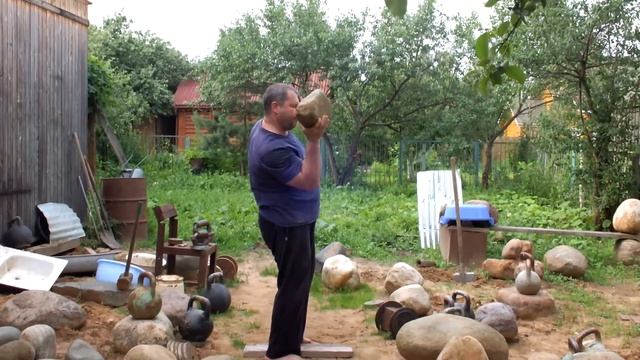 КАМЕНЬ НА БИЦЕПС ОДНОЙ РУКОЙ ONE HAND BICEPS CURLS