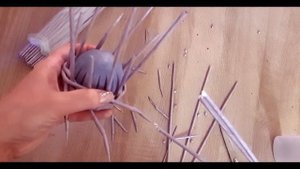 Рукоделие из бумажной лозы. Ёлочные игрушки. Шарики. Мастер класс.