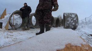 как соседу правильно выровнять смещение колец в колодце