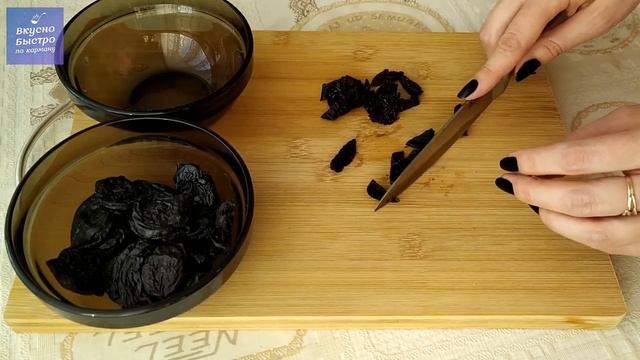 Аппетитный мясной рулет из фарша с начинкой в духовке