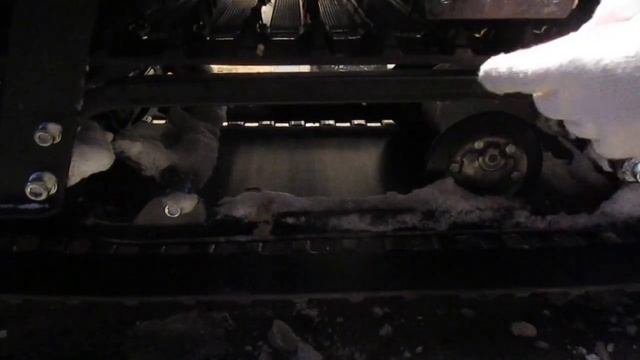 Бурлак М-2. Натяжка гусеницы смотреть онлайн