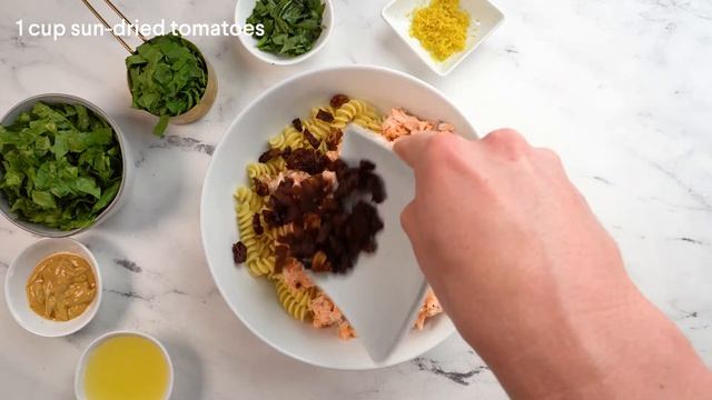 Bluehouse Salmon Pasta Salad смотреть онлайн