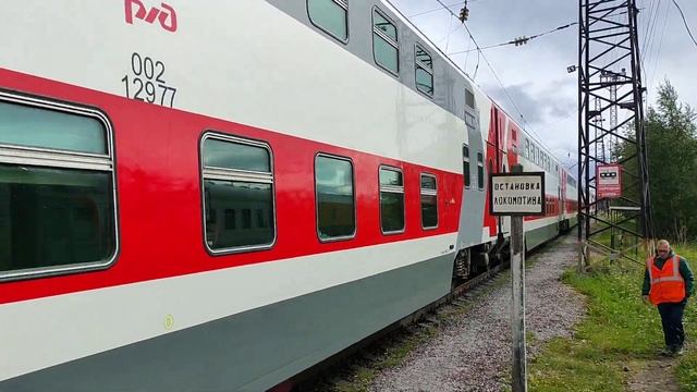 ЭП 20-071 уходит в грозовое небо. смотреть онлайн