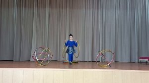 ЛОЗОВСКАЯ А. Игра с хула-хупами.mp4