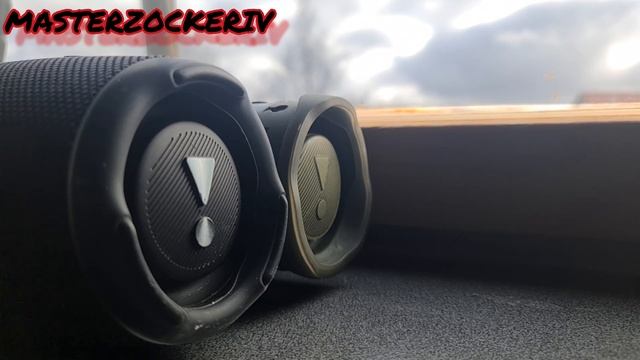JBL CHARGE 5 AND JBL CHARGE 4 BASS TEST ?% #jbl #basstest #jblcharge5 #jblcharge4