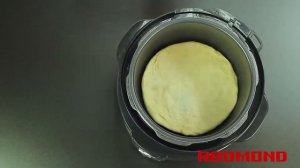 Мультиварка  Redmond RMC-M4504 Пирог рыбный 4504.mp4