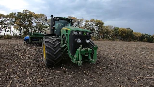 посевная озимой пшеницы Т-150 и культиватор КШН-5,6 «Резидент» и John Deere 8330 & John Deere 1590