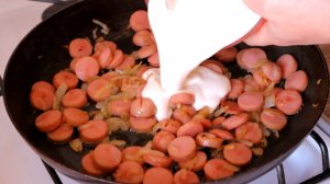 Когда есть сосиски я их не просто ем а делаю из них вкусное простое блюдо на ужин