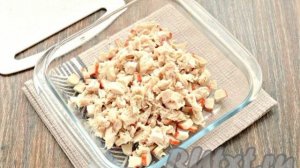 Салат с курицей, крабовыми палочками и кукурузой