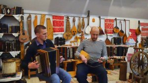 Алексей КОРЛЫХАНОВ и Илья АХРОМЕЕВ "Бескозырка"- Песня Черноморских моряков