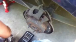 Brake pads replacement on a 2003 Chrysler Voyager   Как поменять тормозные колодки