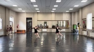 ВГИИК, 1-2 ХИСП, классический танец (экзерсис на середине, прыжки)