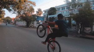 Insane Wheelie throughout kochi ? |kerala kochi|cycle wheelie malayalam|