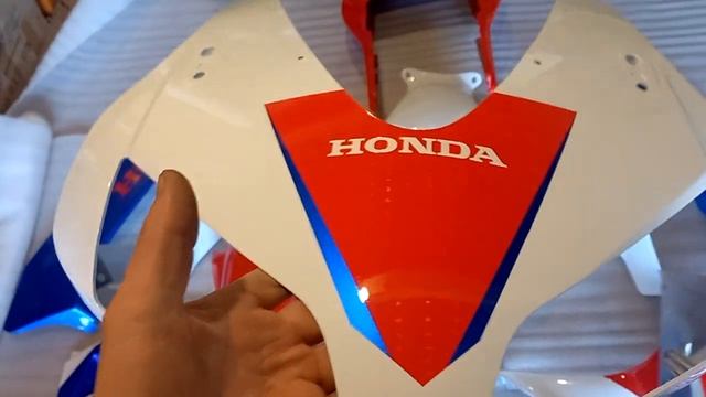 HONDA CBR600RR 2003-2004 Обзор комплекта пластика смотреть онлайн