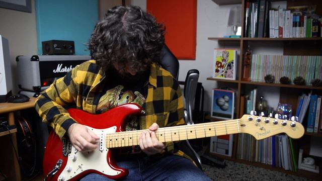 Fender American Special Stratocaster VS Highway 1 Stratocaster смотреть онлайн