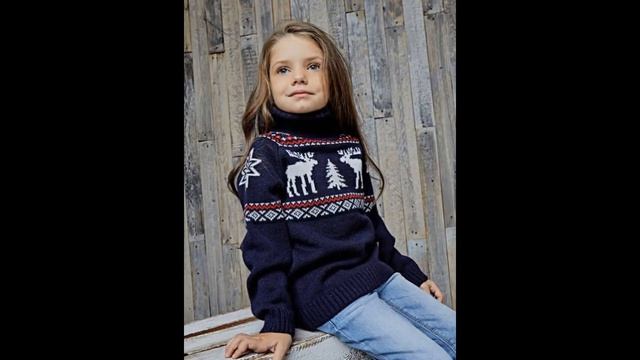 Свитера Siberia. Свитера для всей семьи. Свитер с оленями.