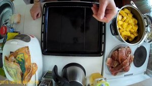 мясо в духовке .     вкусняшка в сливках