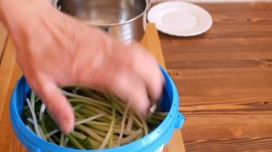 Квашеная черемша. закуска