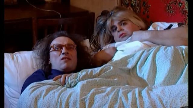 Сыночка, а в чём ты сейчас? | Son, what are you wearing now? смотреть онлайн