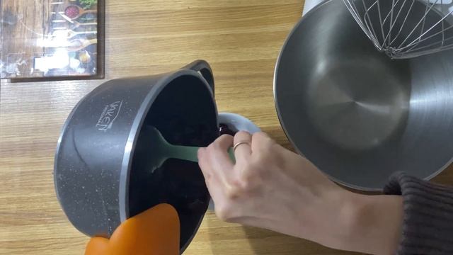 Торт “Шоколадная вишня”/ Торт, который тает во рту/ Шоколадный торт/ Қазақша рецепт смотреть онлайн