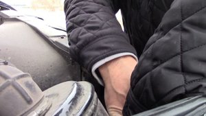 Замена лампы ближнего света на УАЗ Патриот.