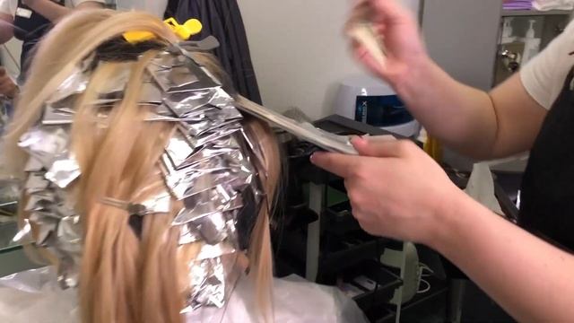 Изменение цвета волос на подходящий цветотипу. Из тотал блонд в обратное мелирование.