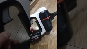 Вертикальный пылесос Bosch Unlimited Serie|6 BCS611AM