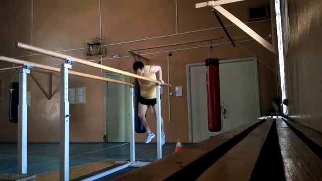 Брусья. Отжимания. смотреть онлайн